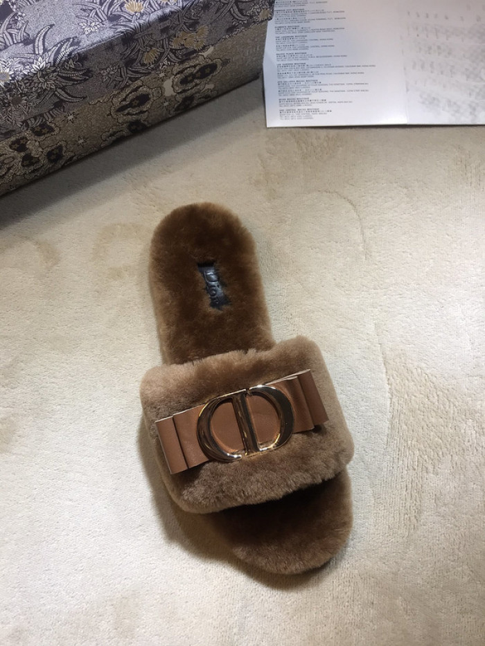 d10r sandal