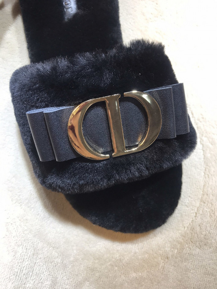 d10r sandal