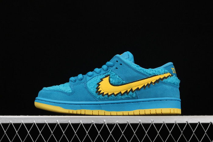 GRATEFUL DEAD X NIKE DUNK LOW SB 