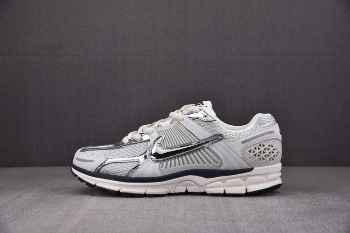 NK Zoom Vomero 5 “Photon Dust” FD0884-025