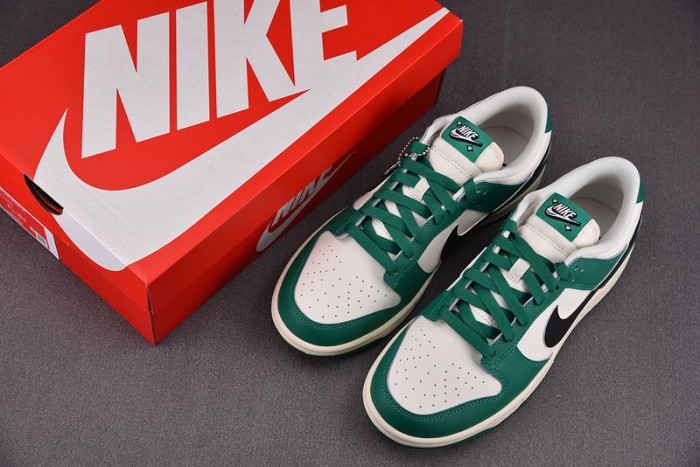 Dunk Low SE “Lottery” DR9654-100