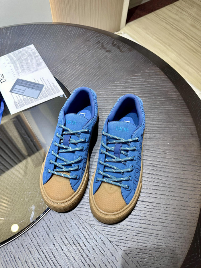 D10R SNEAKER