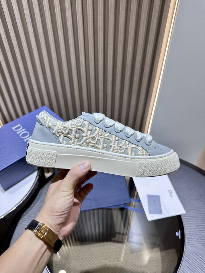 D10R SNEAKER