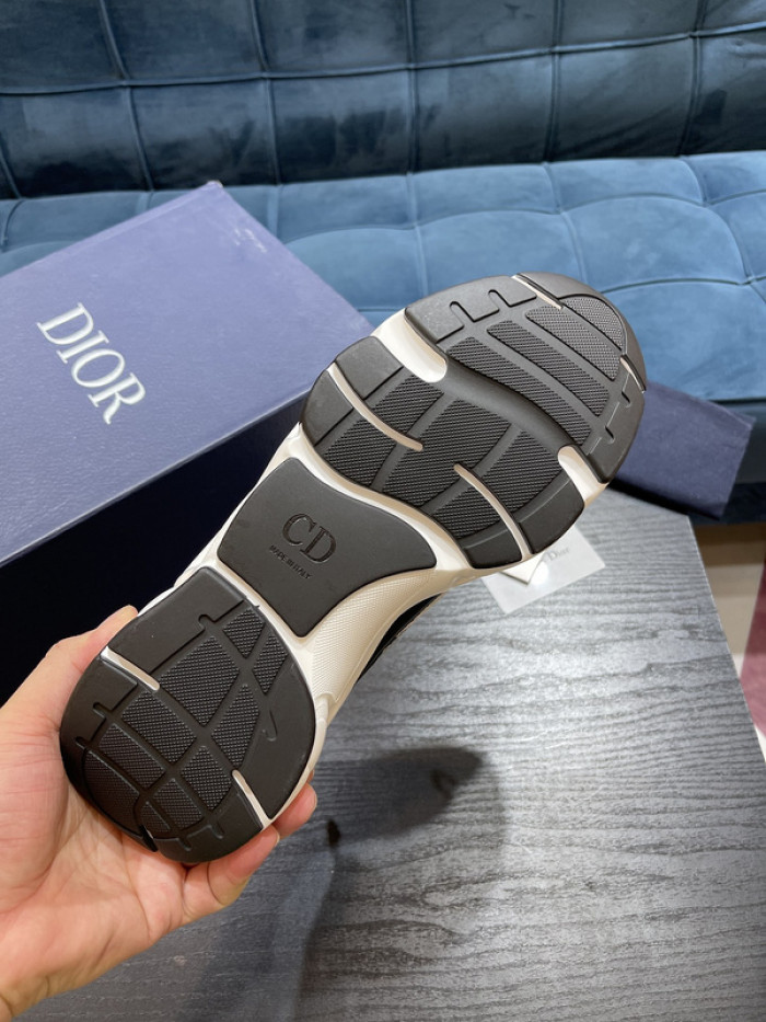 D10R SNEAKER
