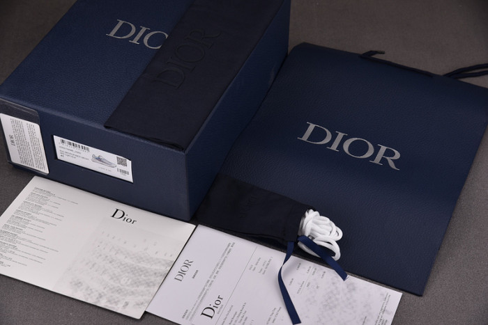 D10R SNEAKER