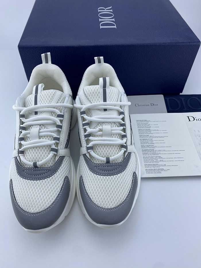 D10R SNEAKER