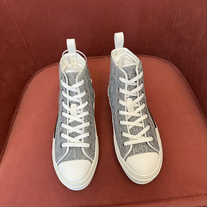 D10R SNEAKER