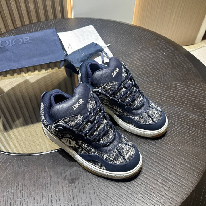 D10R B9s SNEAKER