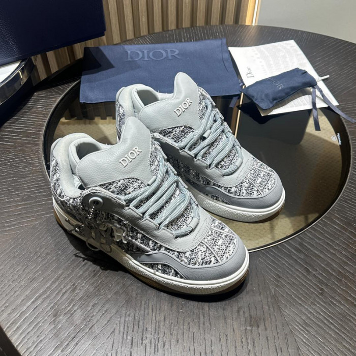 D10R B9s SNEAKER