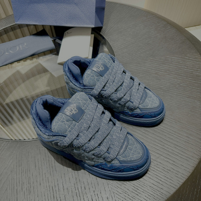 D10R B9s SNEAKER