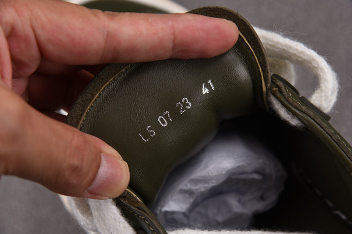 D10R SNEAKER