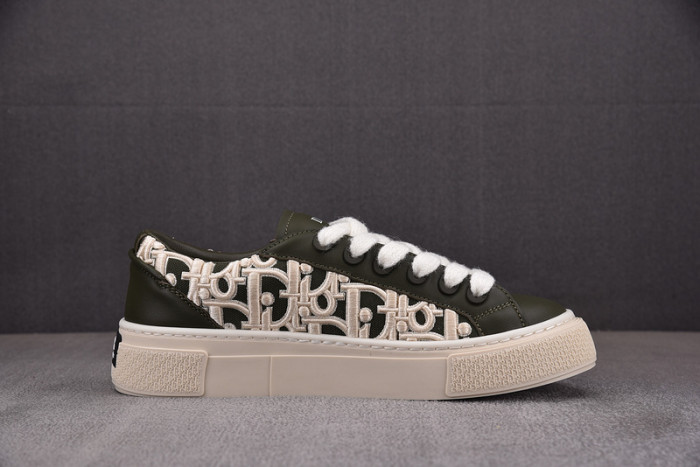 D10R SNEAKER