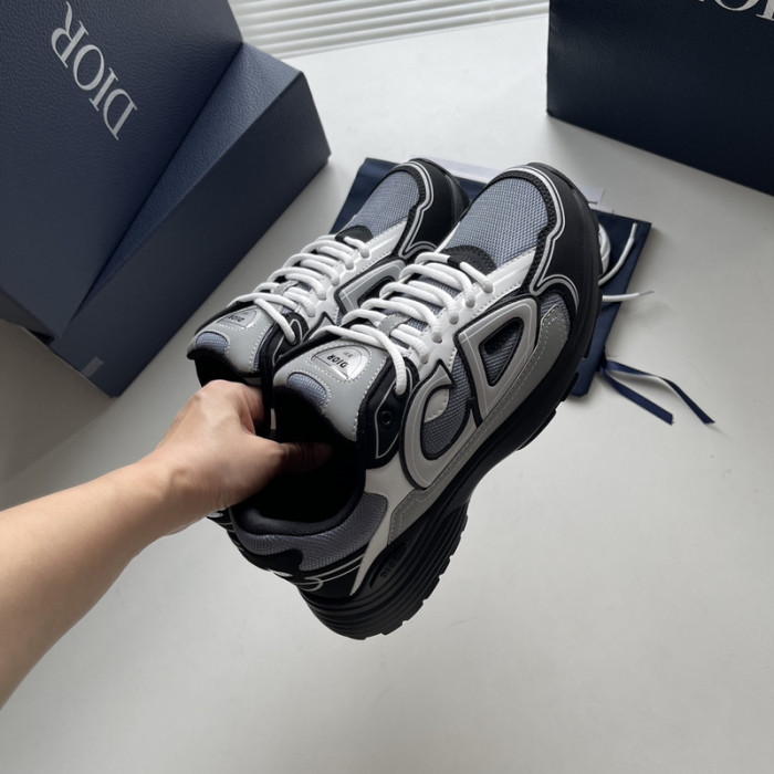D10R SNEAKER