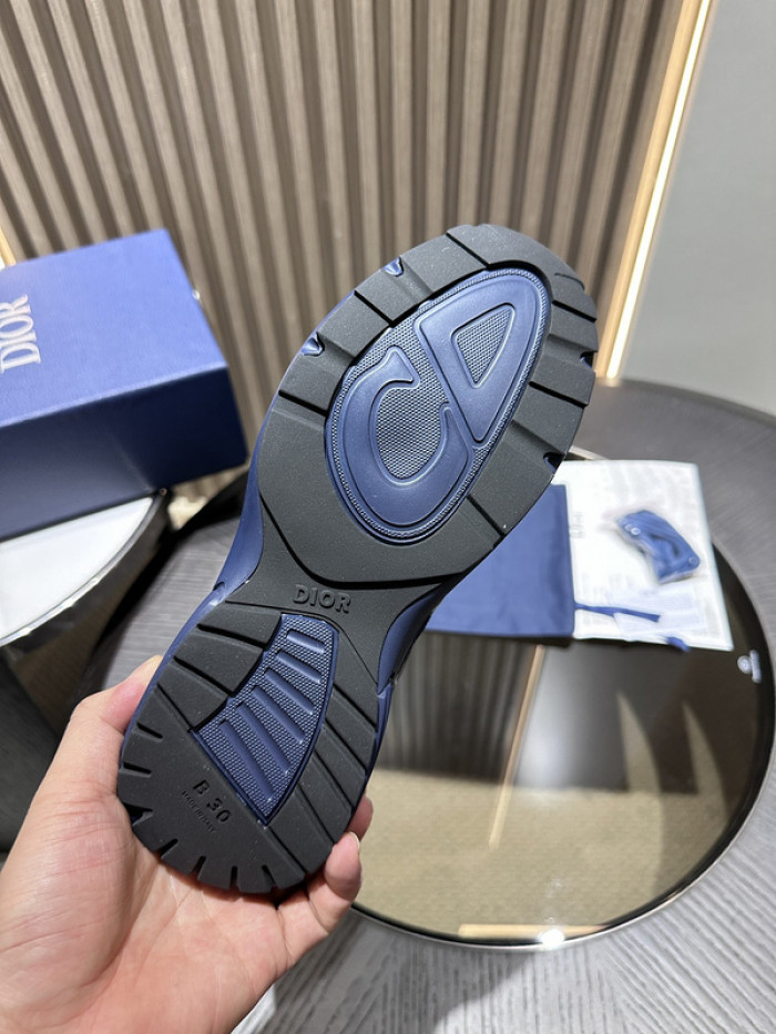 D10R SNEAKER