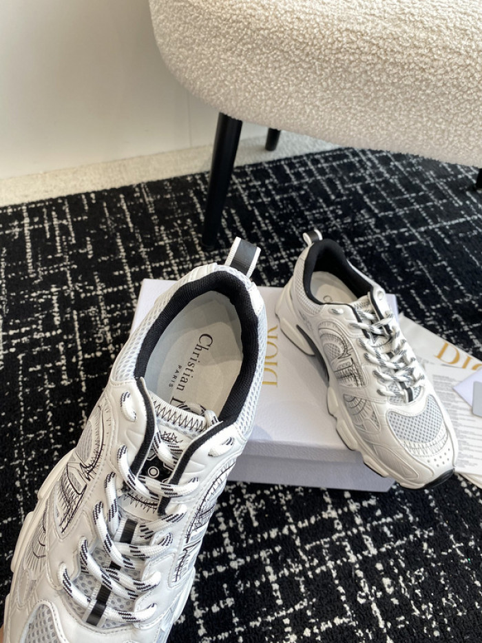D10R SNEAKER