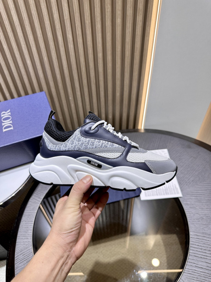 D10R SNEAKER