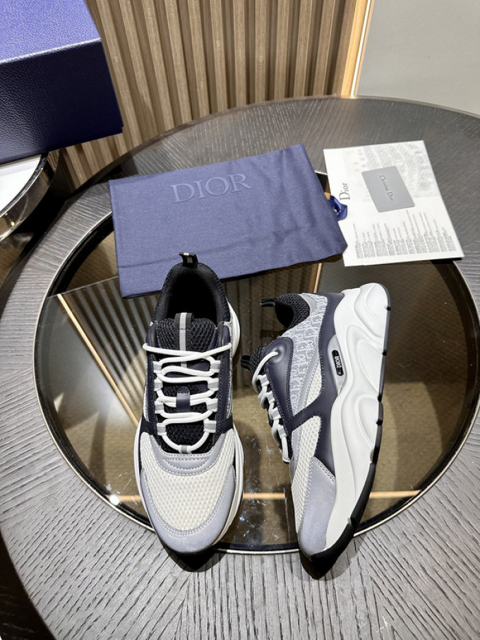 D10R SNEAKER