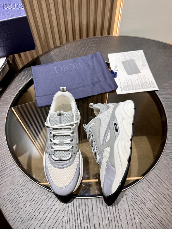 D10R SNEAKER