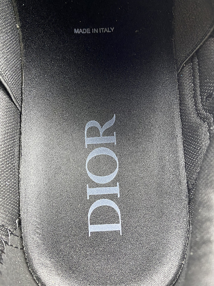 D10R SNEAKER