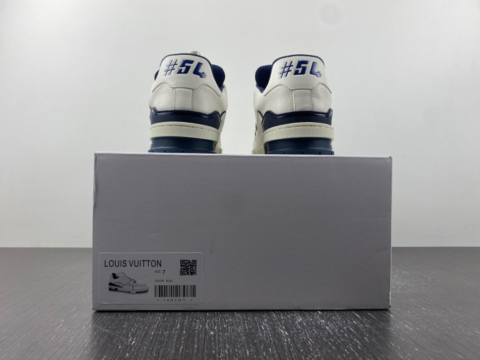 L0VT SNEAKER