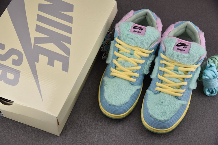 Nike SB Dunk Low Verdy Visty  FN6040-400