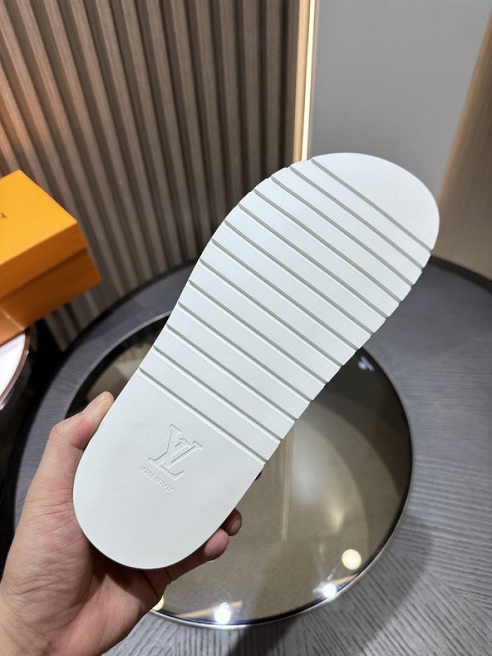L0VT SANDAL