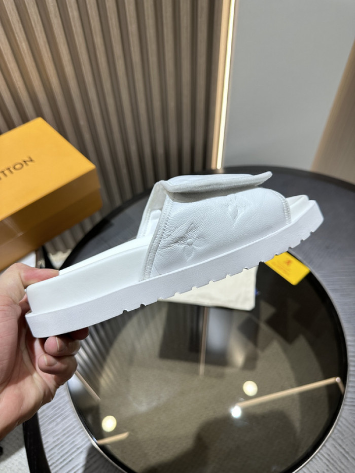 L0VT SANDAL