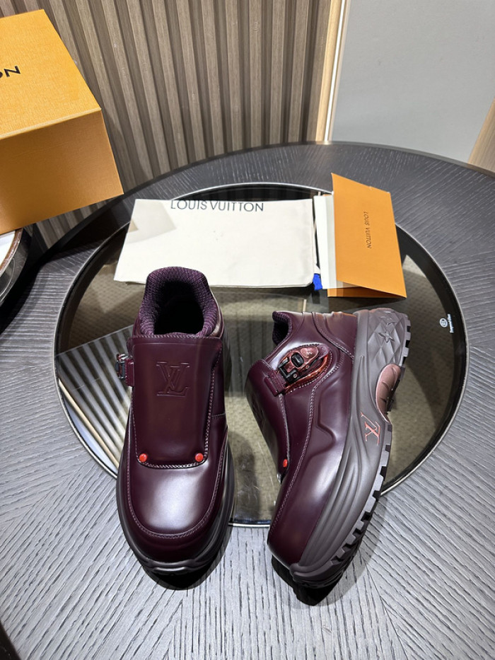 L0VT SNEAKER