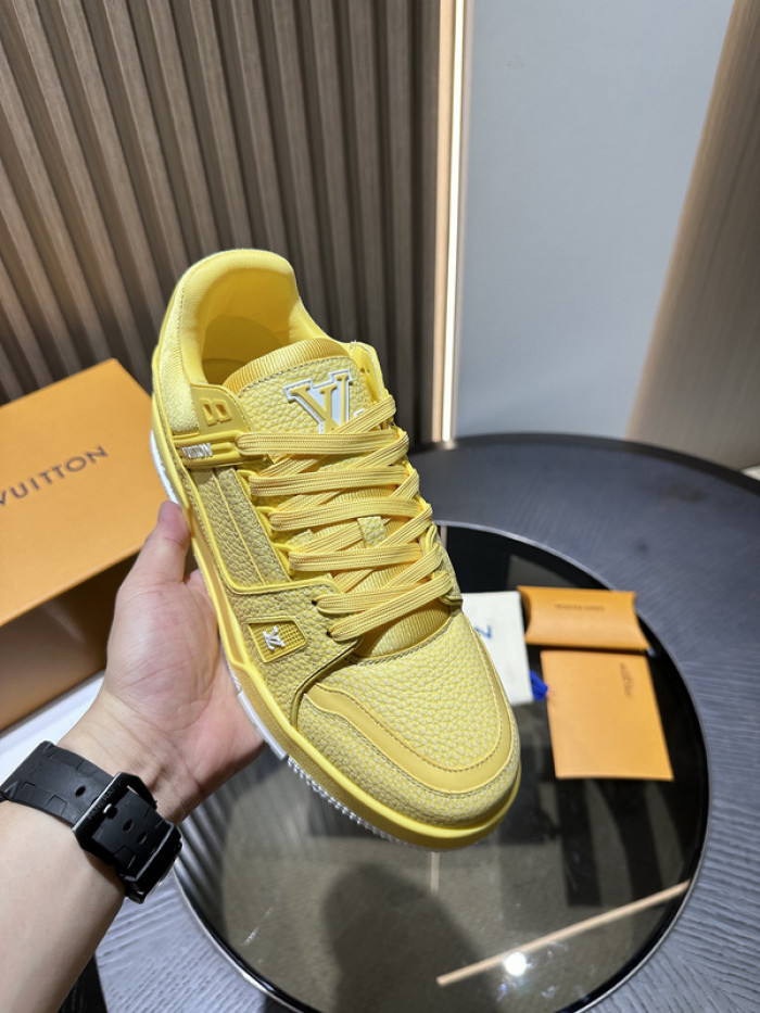 L0VT SNEAKER