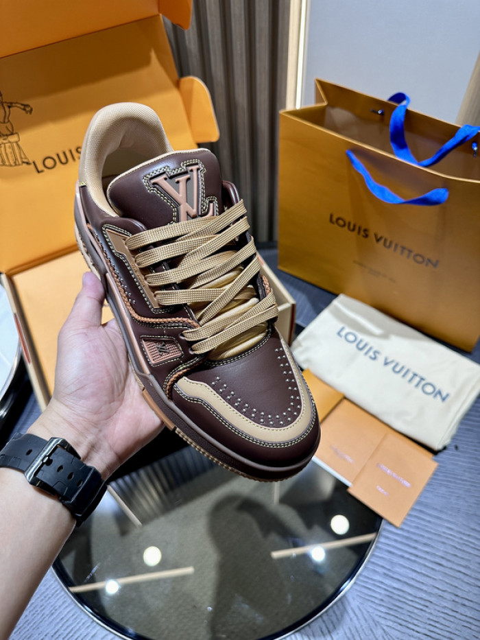 L0VT SNEAKER