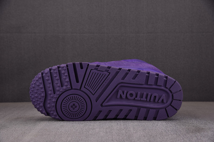 L0VT SNEAKER