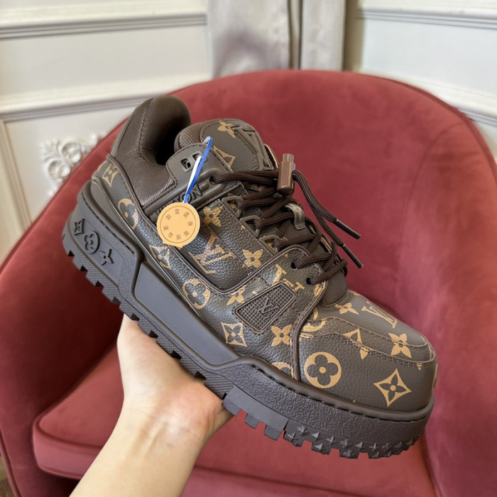 L0VT SNEAKER