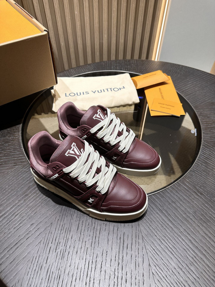 L0VT SNEAKER