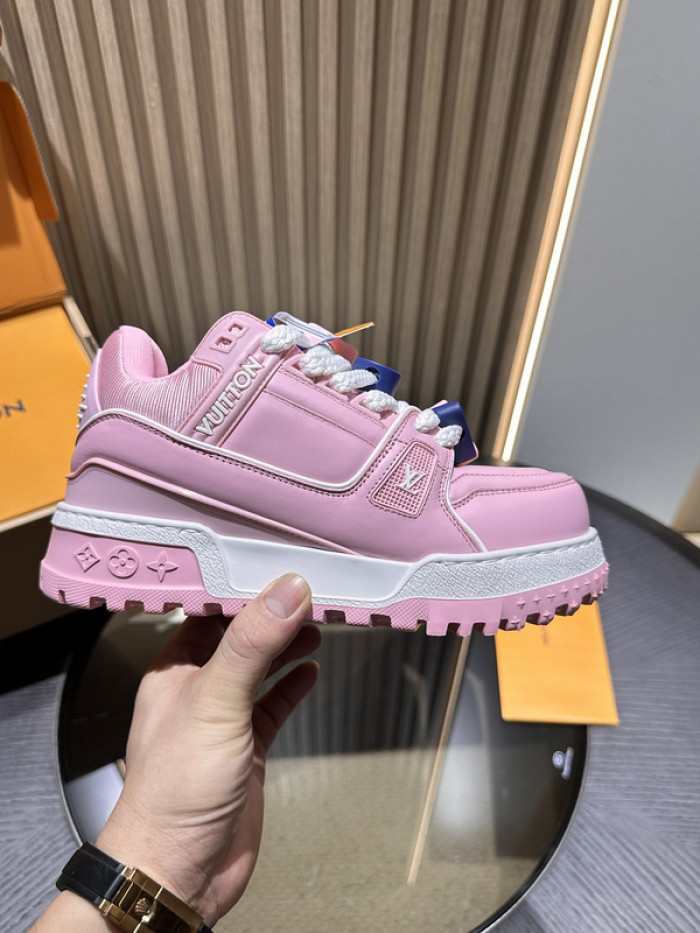 L0VT SNEAKER