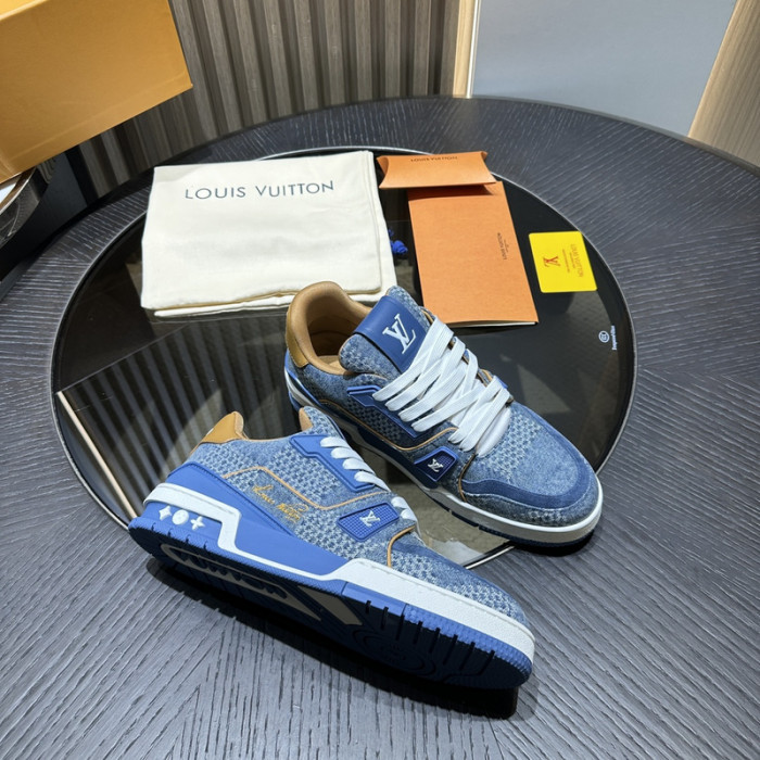 L0VT SNEAKER
