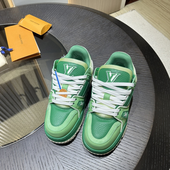 L0VT SNEAKER