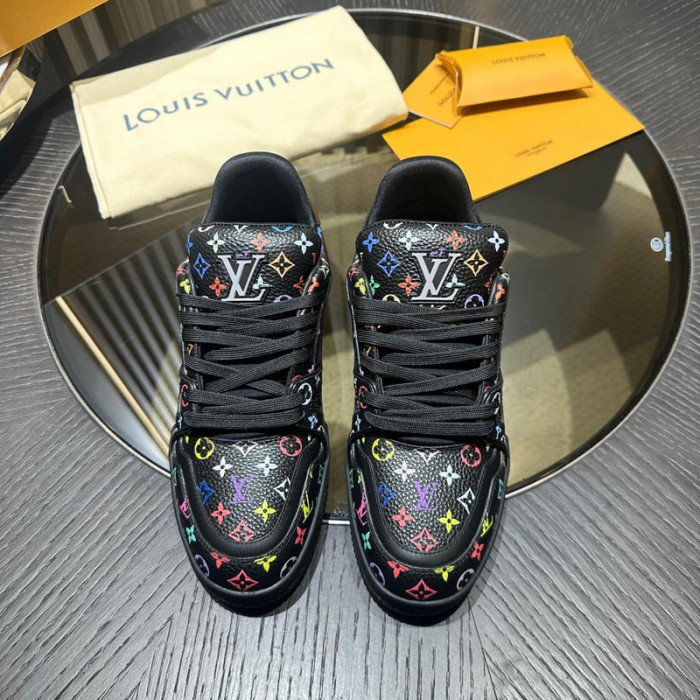 L0VT SNEAKER