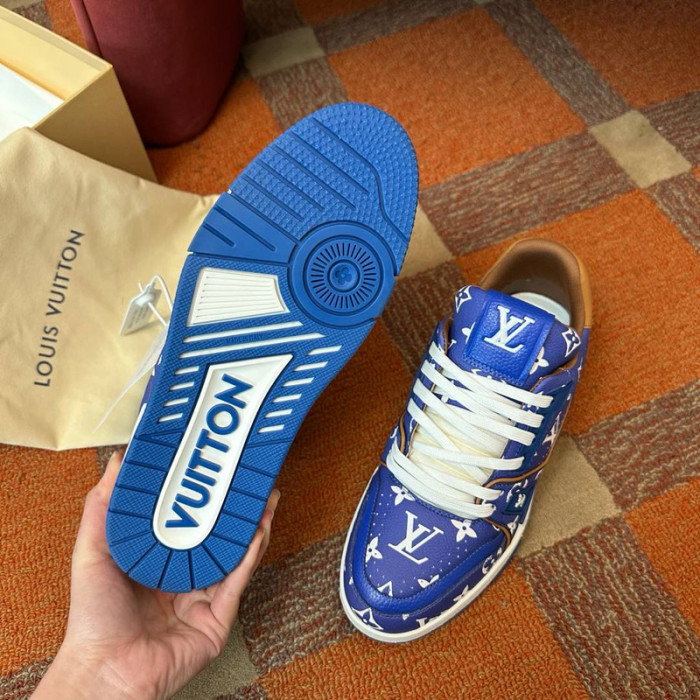 L0VT SNEAKER