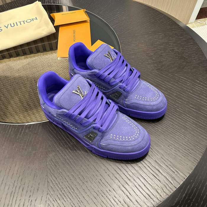 L0VT SNEAKER