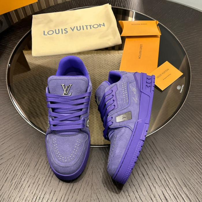 L0VT SNEAKER