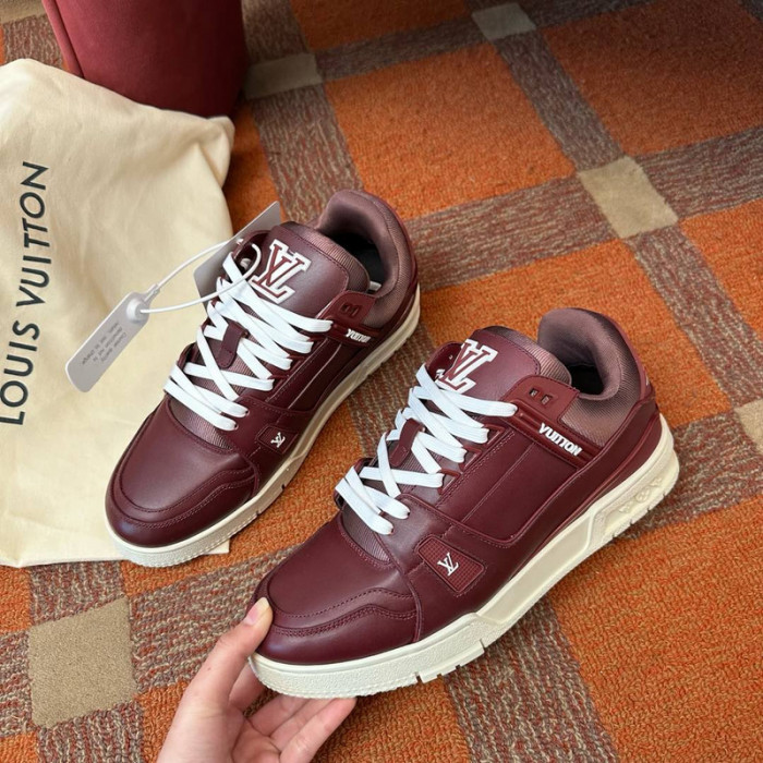 L0VT SNEAKER