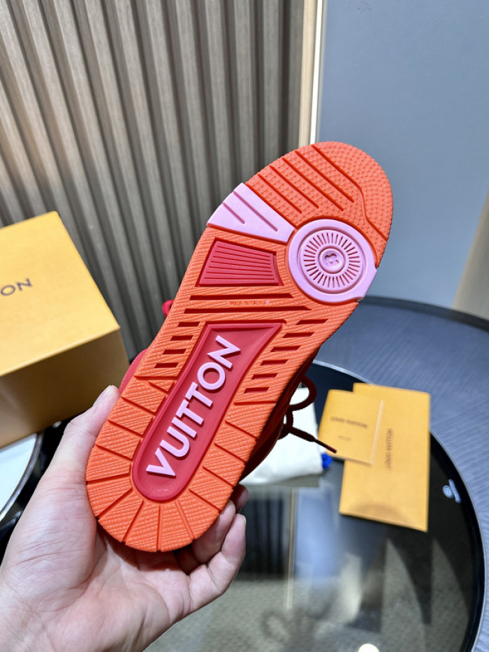 L0VT SNEAKER