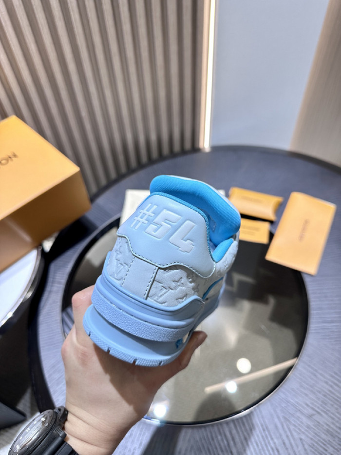 L0VT SNEAKER