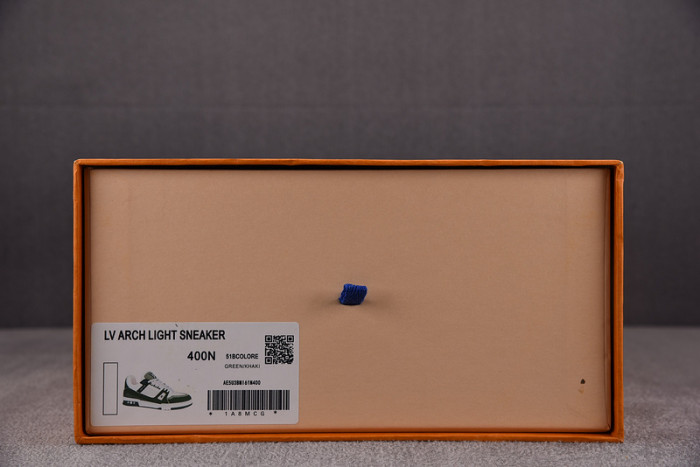 L0VT SNEAKER