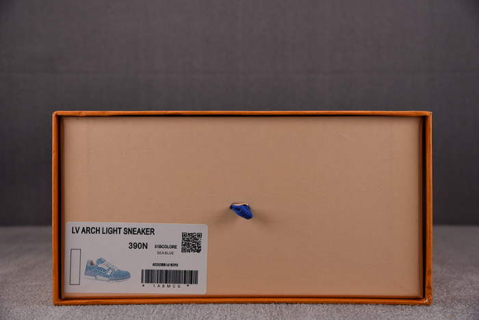 L0VT SNEAKER