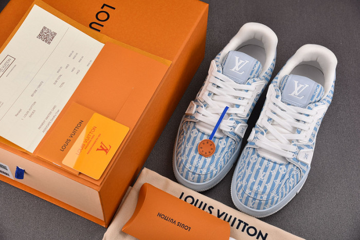 L0VT SNEAKER