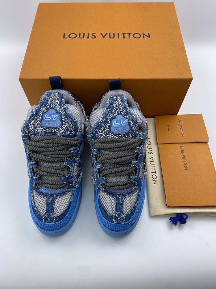 L0VT SNEAKER