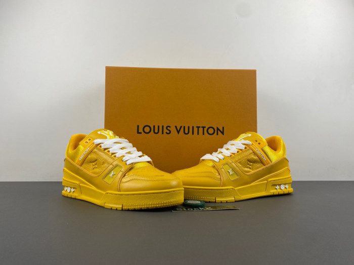 L0VT SNEAKER